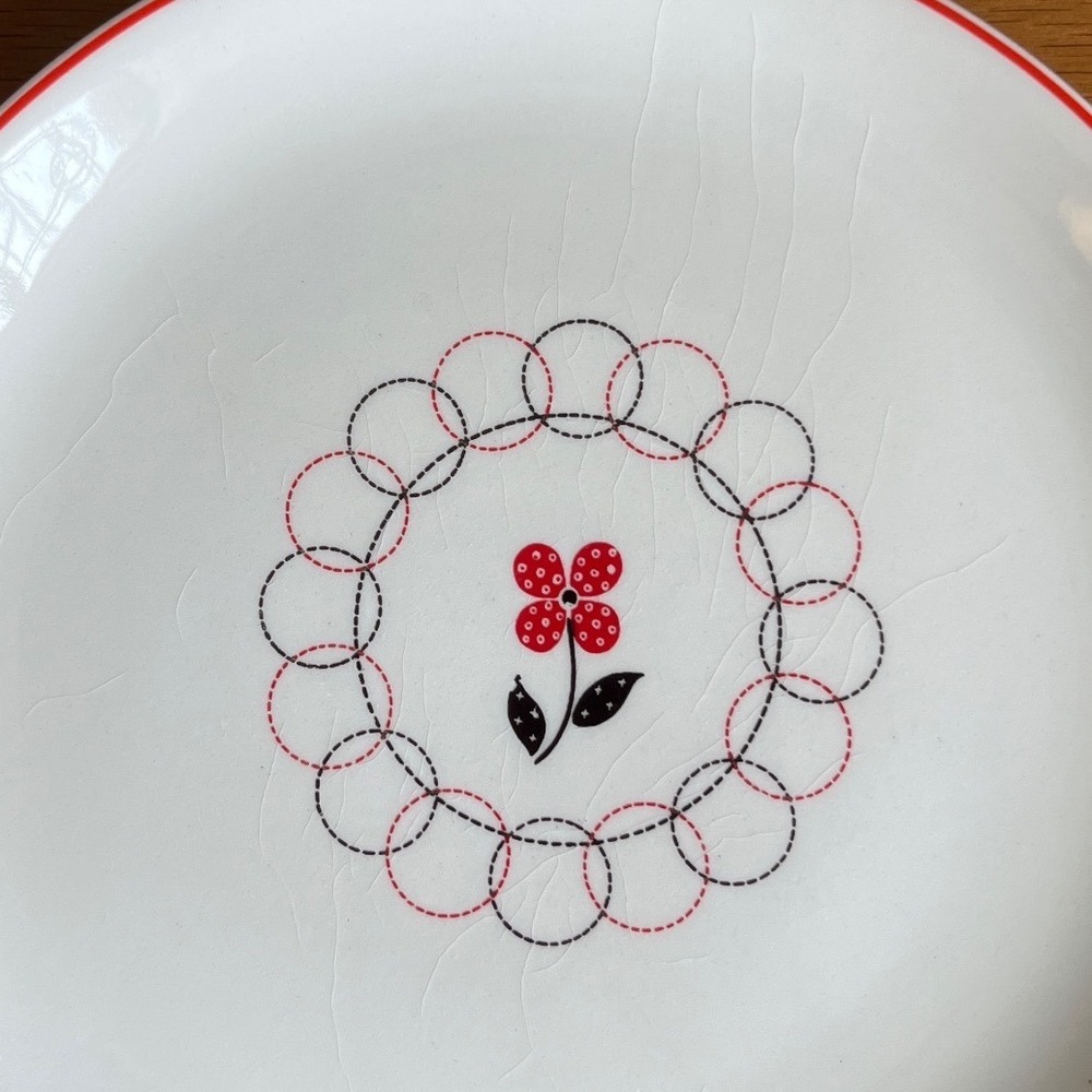 Vintage MCM Salem by Calico Salad Dessert Plates 6.25" Black Red Floral Cottage - Picture 11 of 13